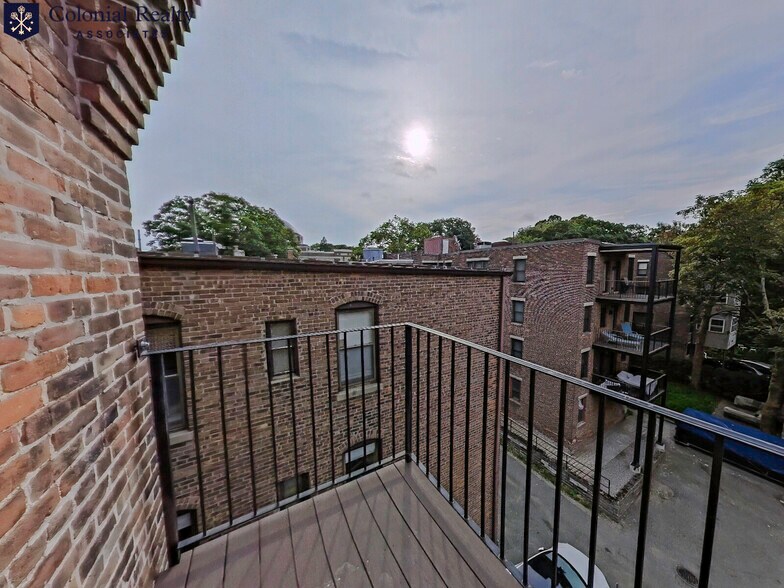 Building Photo - 1203 Beacon St