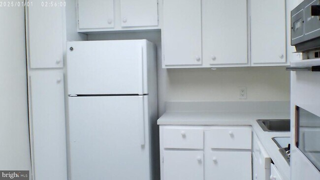 Building Photo - 5101 River Rd