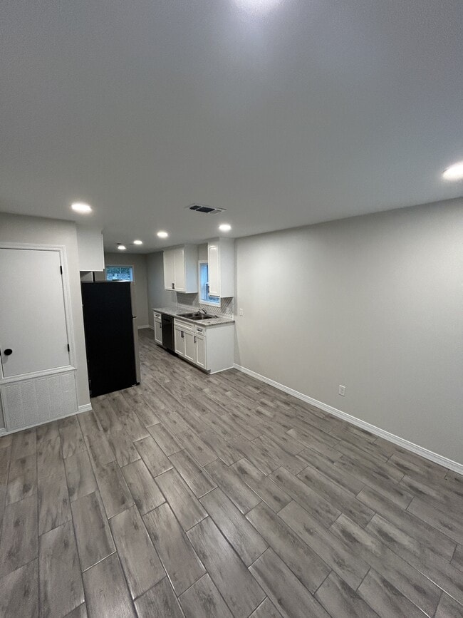 Building Photo - 2515 Kavanaugh Rd