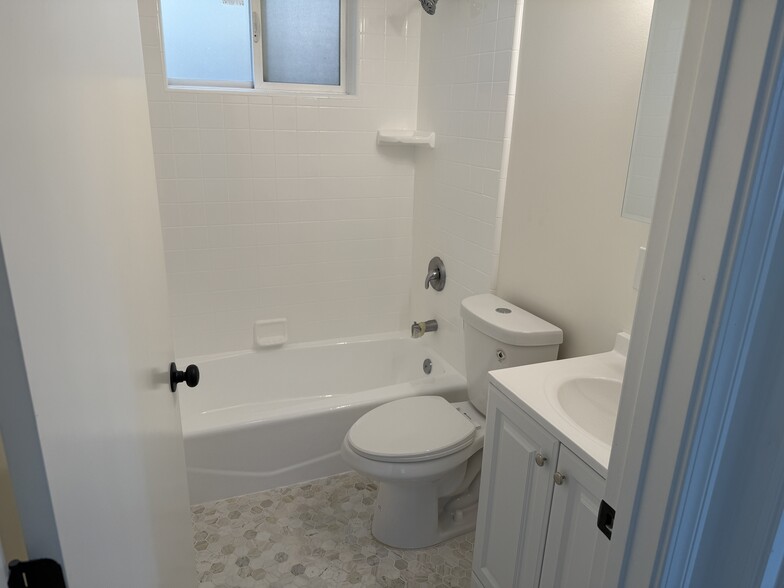 Building Photo - 4706 W 164th St