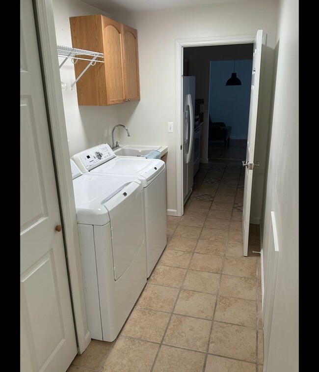 Building Photo - 44783 Marigold Dr