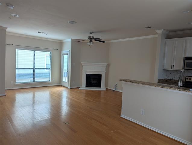 Building Photo - 2415 Stutz Dr
