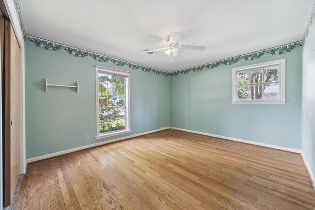 Building Photo - 7215 Alderney Dr