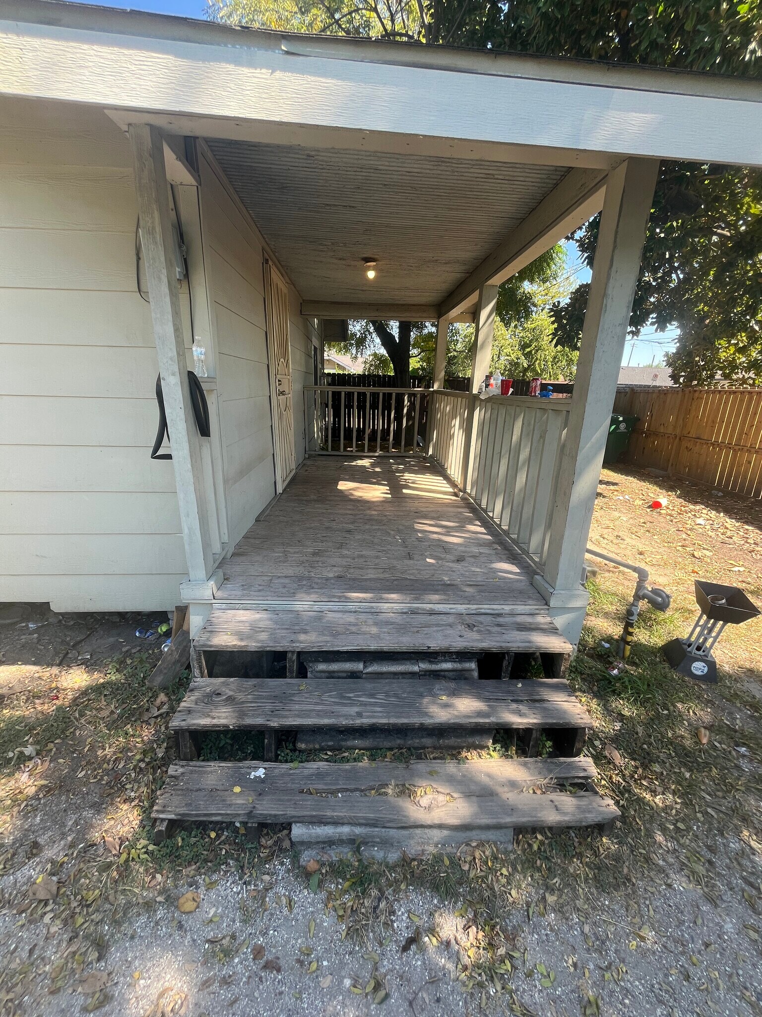 Building Photo - 8201 Bangle St