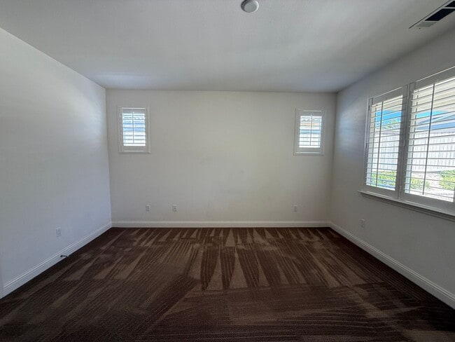Building Photo - Beautiful Newer Rice Ranch Single Story Ho...