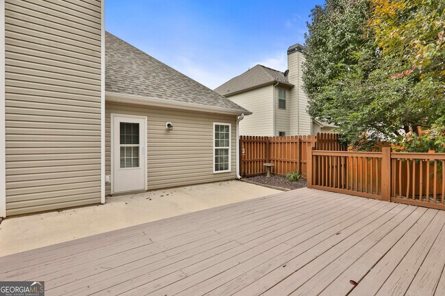 Building Photo - 227 Village Park Dr