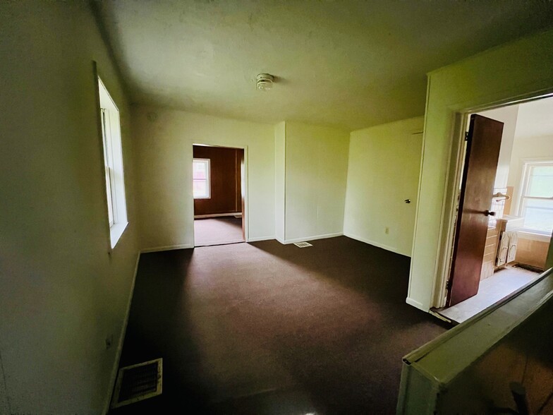 Potential for second beddroom - 1 Amdurer Rd