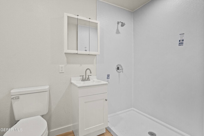 Building Photo - 511 E Nevada Ave