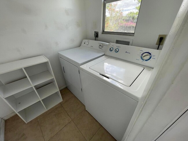 Building Photo - 2100 Springdale Blvd