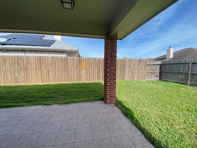 Building Photo - DON'T MISS THIS INCREDIBLE SOUTHSIDE LEASI...