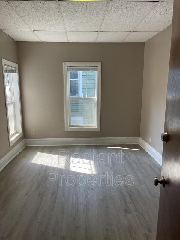 Building Photo - 415 Boone St