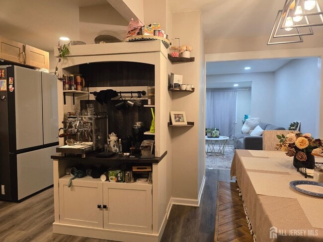 Building Photo - 83 John St