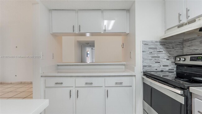 Building Photo - 20680 NE 4th Ct