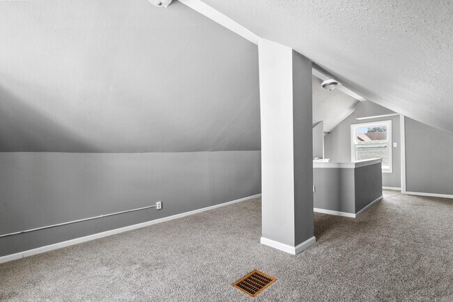Building Photo - 5124 N 41st St