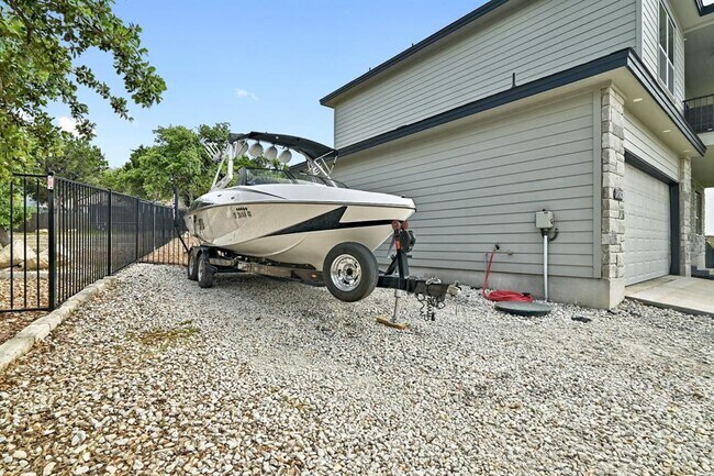 Building Photo - 18502 Venture Dr