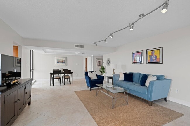 Building Photo - 5380 N Ocean Dr