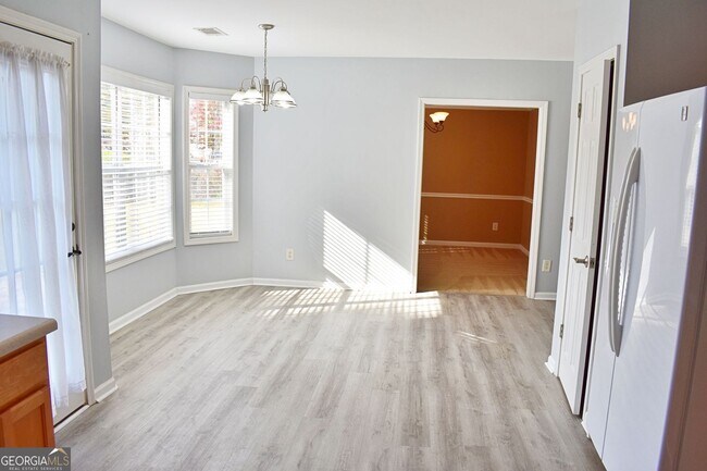 Building Photo - 2015 Lisa Springs Dr SW