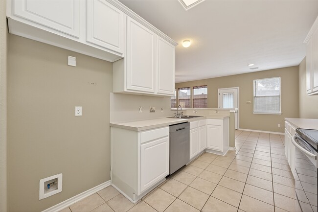 Building Photo - 6127 Morningshire Ln