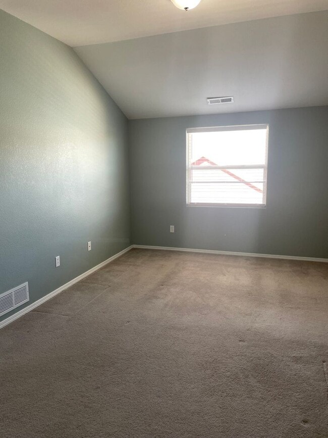 Building Photo - One bedroom apartment