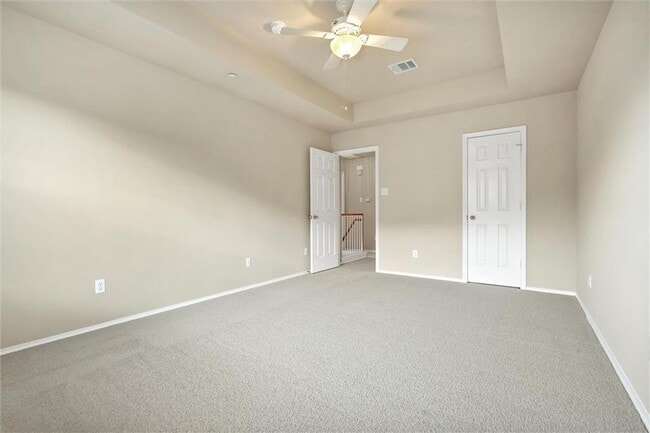Building Photo - 9201 Brodie Ln