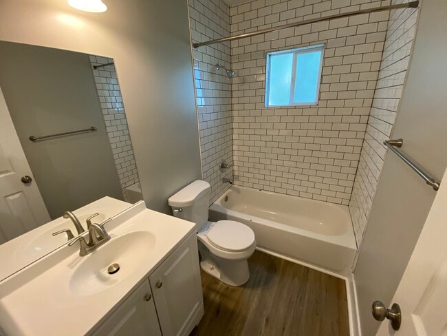 Building Photo - Fully Remodeled House!