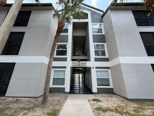 Building Photo - Condo for rent on SANDLAKE PRIVATE RESIDENCES