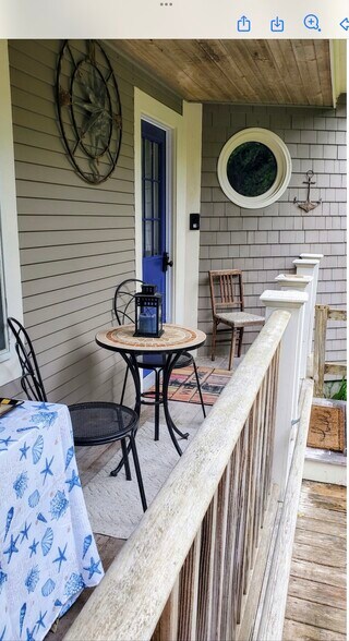 Building Photo - 185 Monhegan Rd