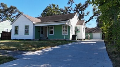 Building Photo - 6908 Moss Rose St