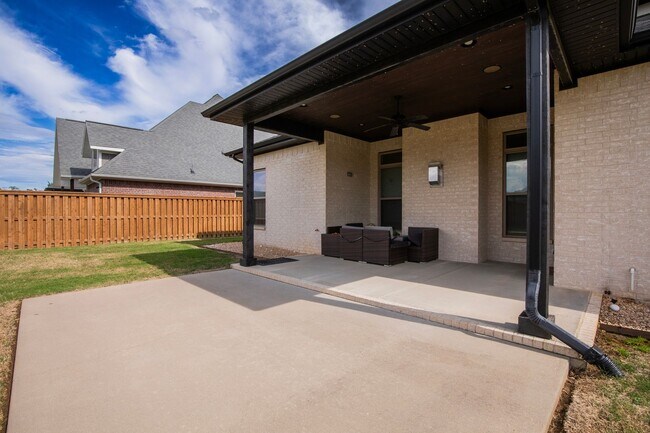 Building Photo - 8707 W Flycatcher Pl