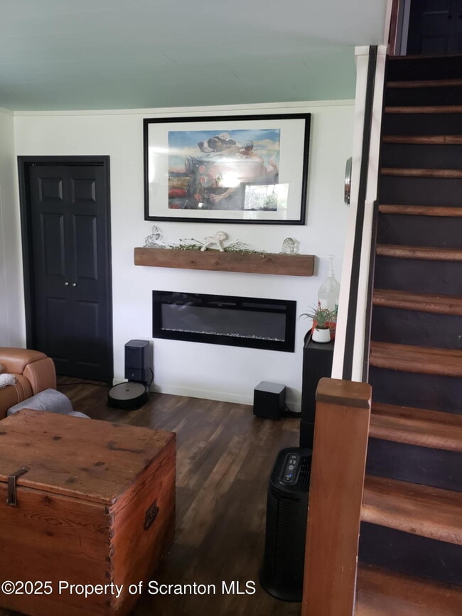 Building Photo - 2129 Bethany Turnpike