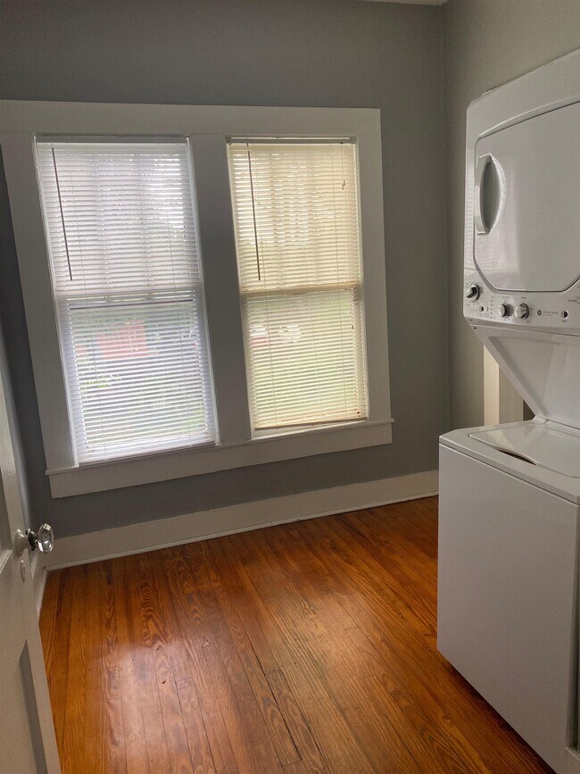 Building Photo - 1241 N Adams St