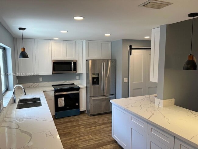 Building Photo - 234 Avalon Ave