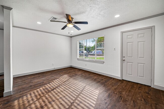 Building Photo - 1200 Cypress St