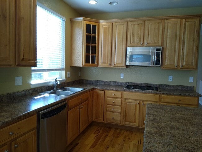 Building Photo - Absolutely Stunning West Arvada/Golden Gem...