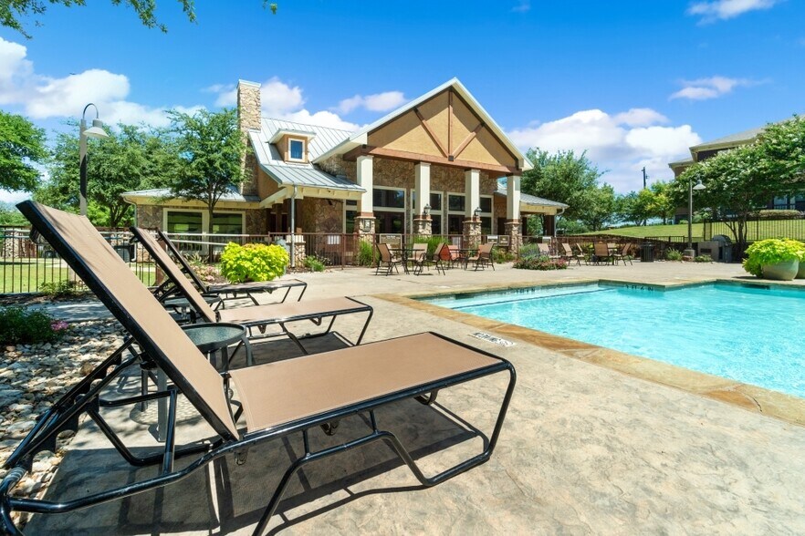 The Residences Of Holland Lake 1650 Holland Lake Dr Weatherford TX