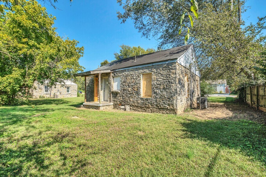 Building Photo - 3405 Gwen Dr