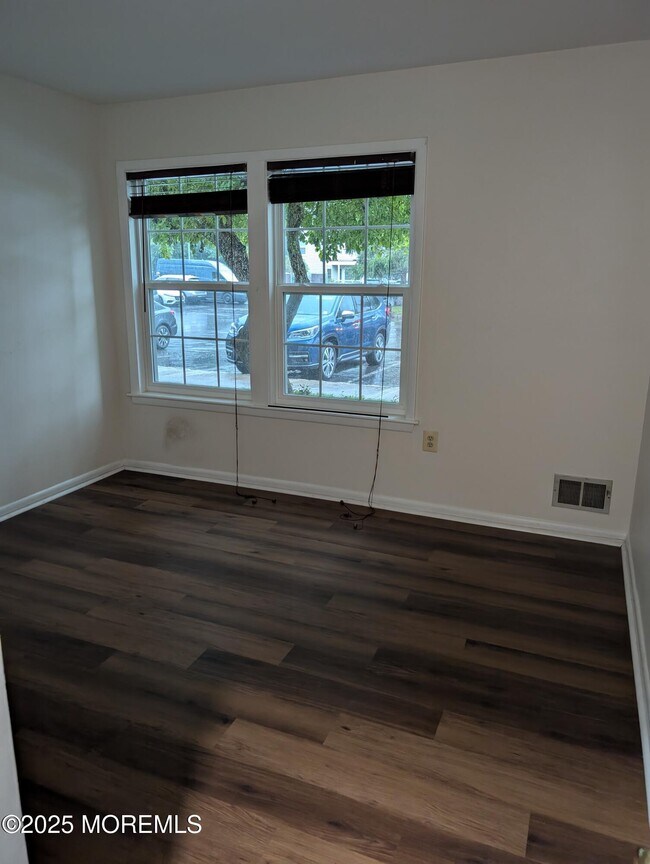 Building Photo - 110 Biscayne Ct