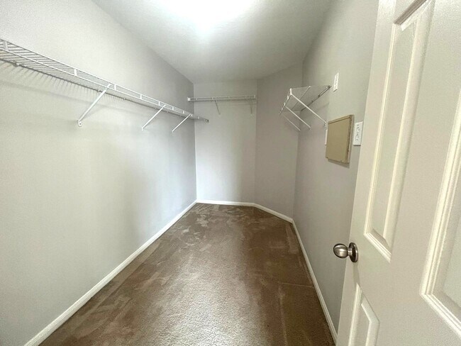 Building Photo - 25207 Diamond Ranch Dr