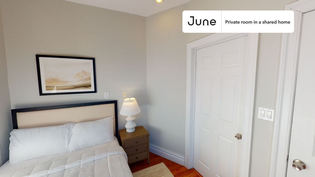 Building Photo - Room in Shared 2 bed/1 bath home