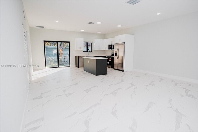 Building Photo - 820 Dr B J McCormick Ave