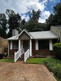 Building Photo - Gorgeous Freshly Remodeled 2 Bedroom 2 Bat...
