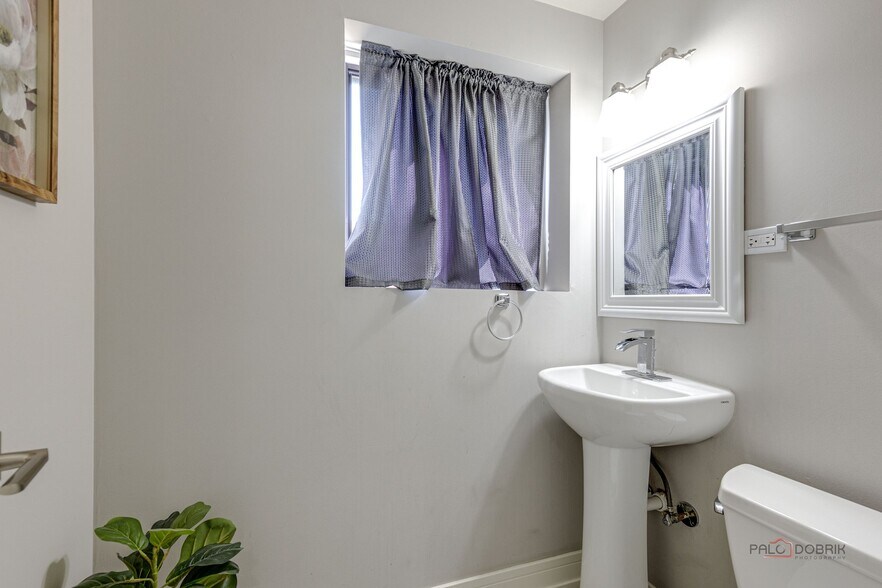 Building Photo - 1171 Saylesville Ln