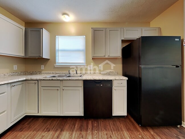 Building Photo - 6402 Kelsey Dr