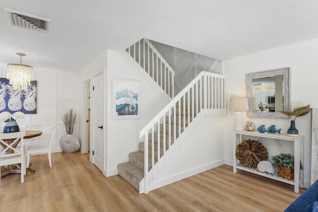 Building Photo - 3236 32nd Ct