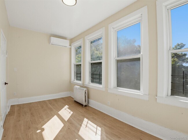 Building Photo - 406 S 3rd Ave