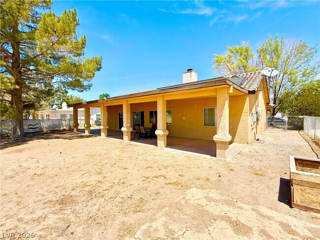 Building Photo - 3810 E Mount Charleston Dr