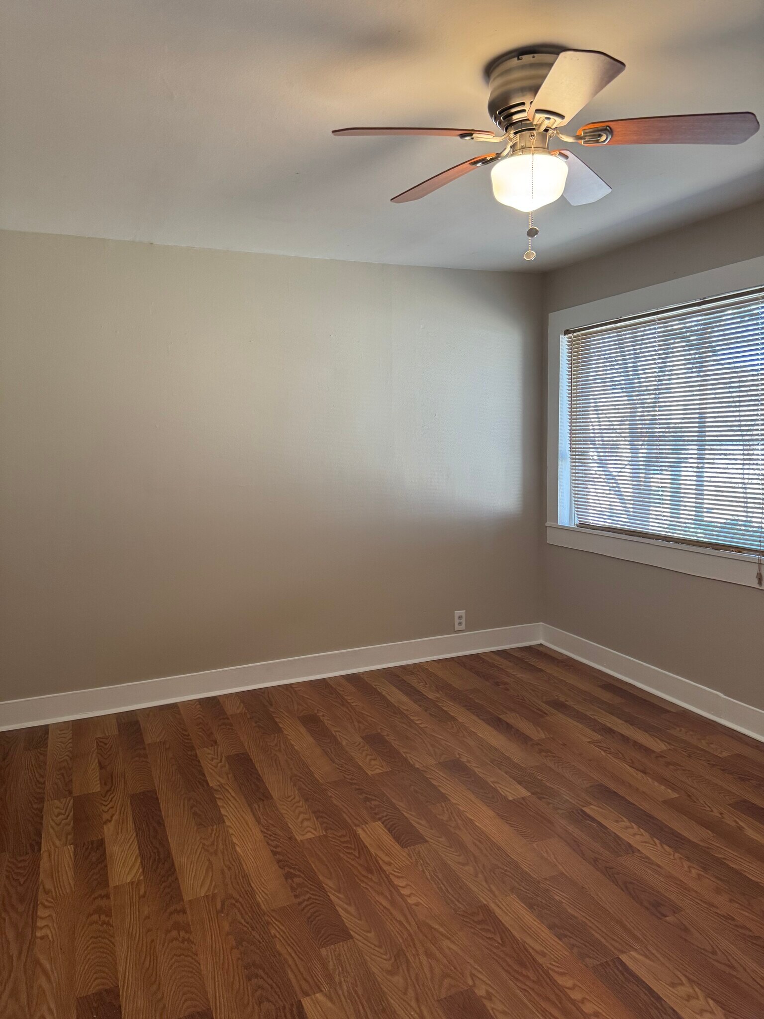 Building Photo - 2004 N Palace Ave