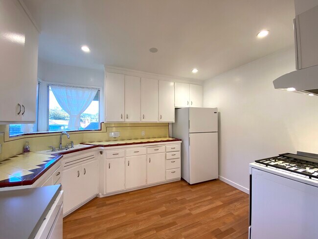 Building Photo - 7659 Stockton Ave