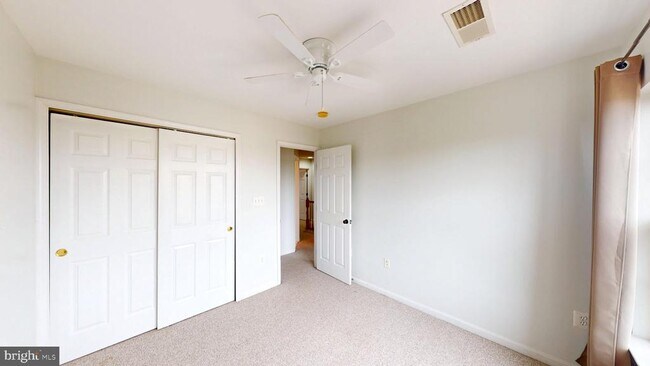 Building Photo - 502 Legrace Terrace NE