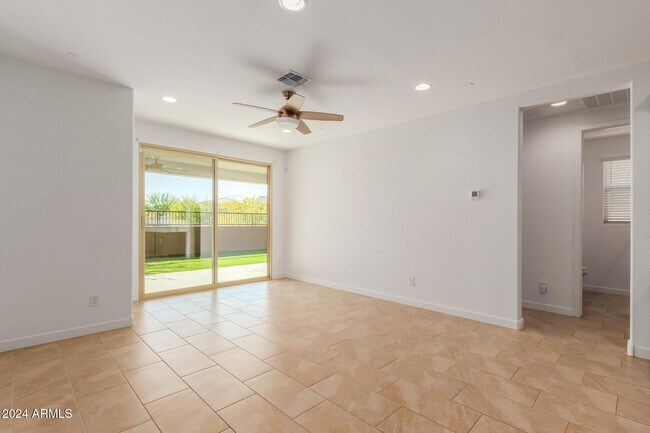 Building Photo - 8911 W Solano Dr